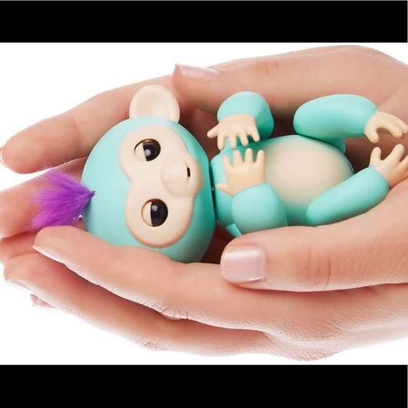 Fingerlings Monkey - Zoe (Seafoam Green with Purple hair) - Interactive Baby Pet - Picture 11 of 13